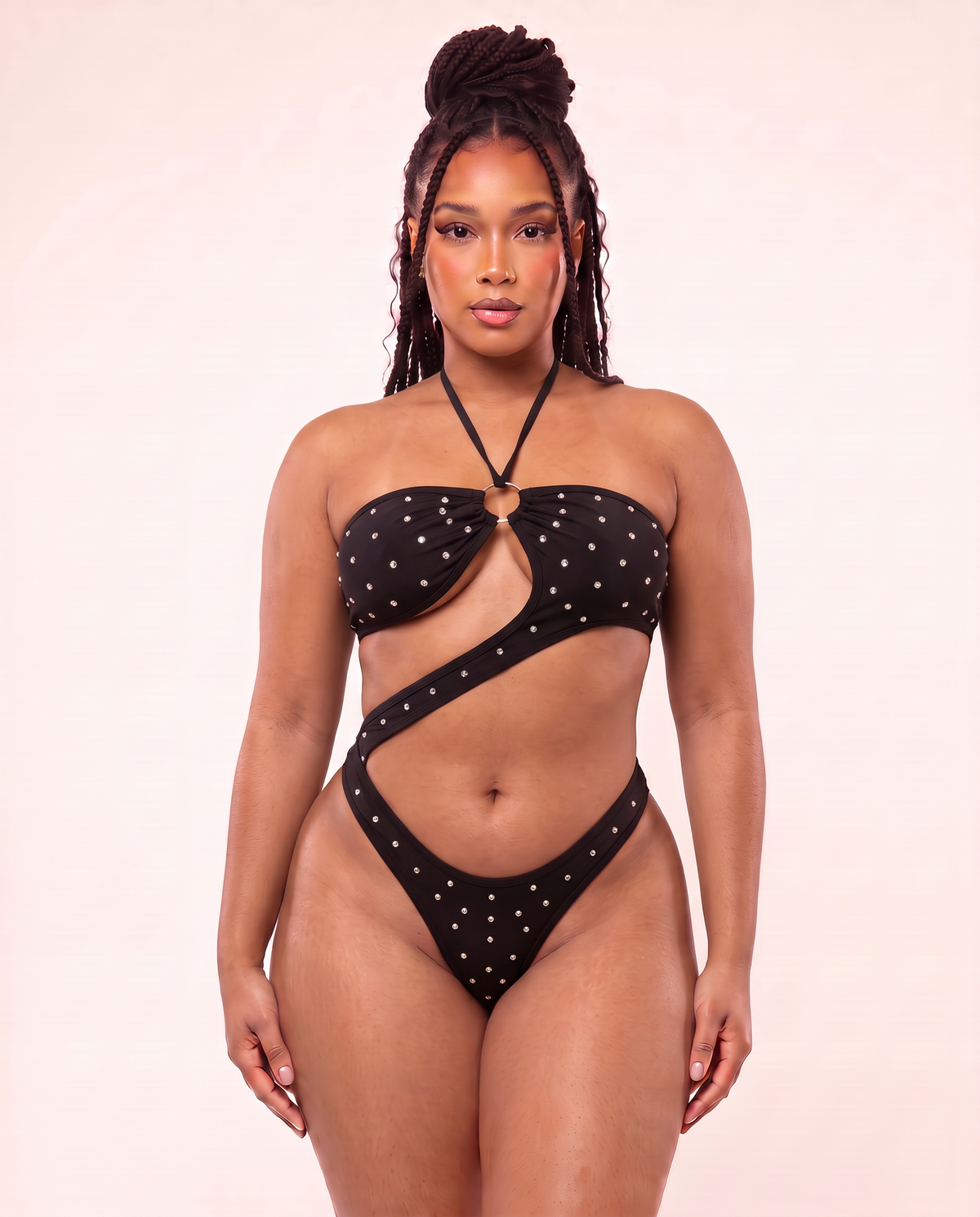 Body asymétrique MILA noir porté : bandeau à anneau, bande diagonale strassée – VEXIA
